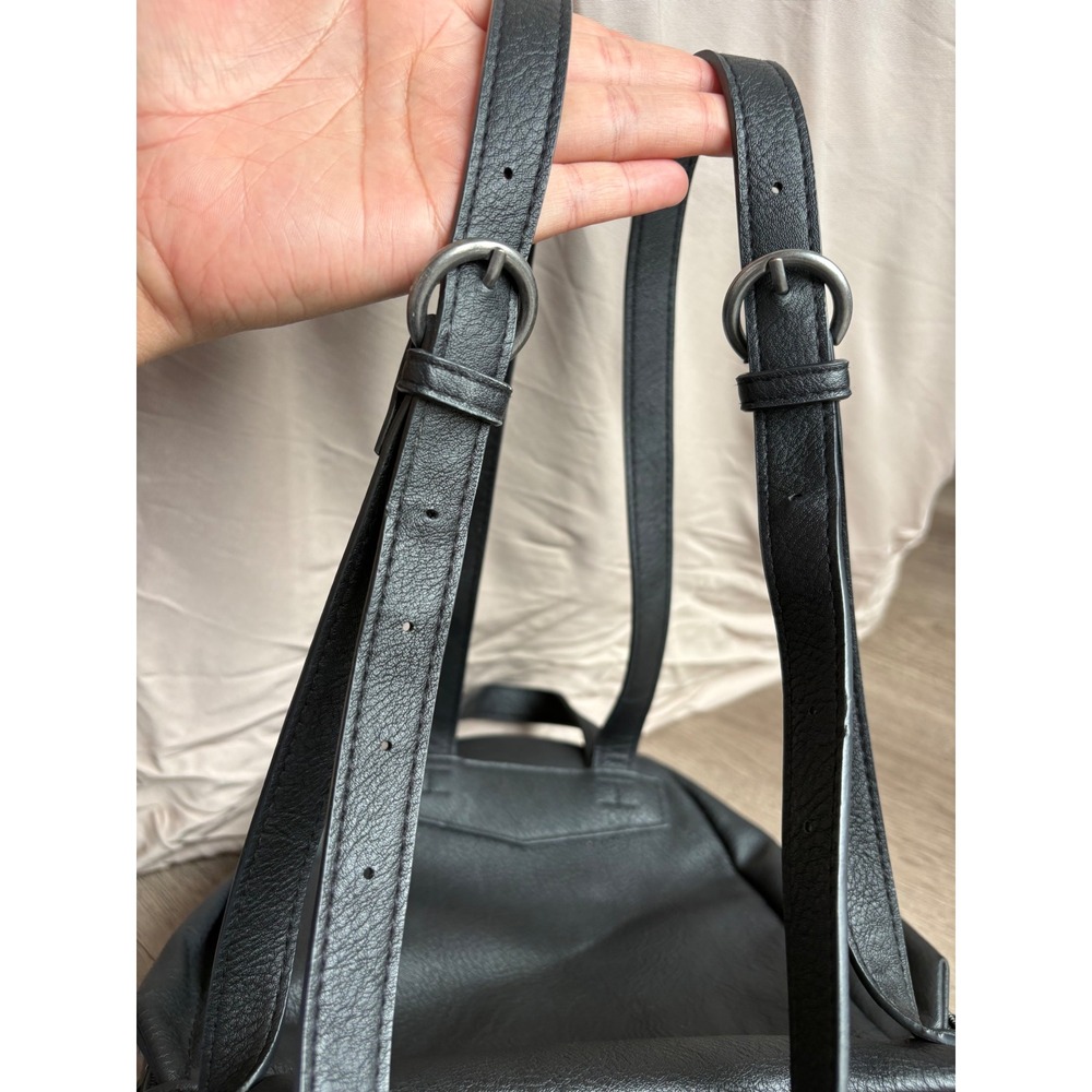Universal Thread Black Pebbled Faux Leather Mini Backpack Dome Bag Adjustable - Picture 5 of 11